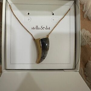 Stella & Dot Gold Split Stone Pendant Necklace